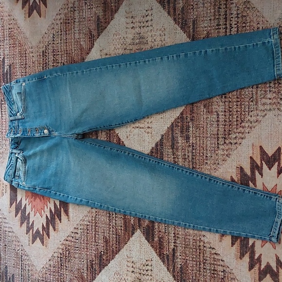 Forever 21 Denim - Forever 21 Premium High Rise Skinny 💋